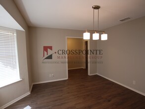 215 Gardenview St in Whitehouse, TX - Building Photo - Building Photo