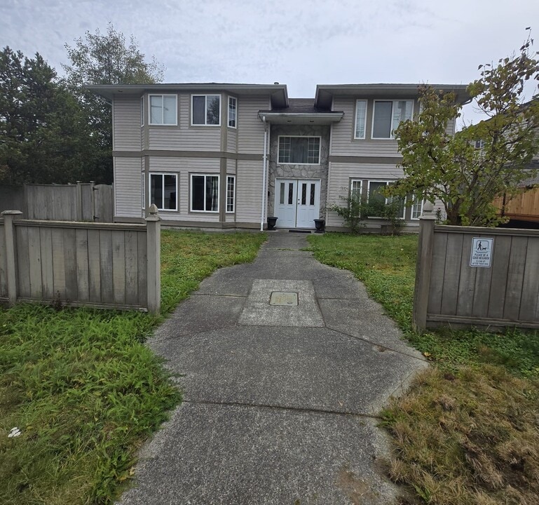 12582-12224 224 St in Maple Ridge, BC - Building Photo