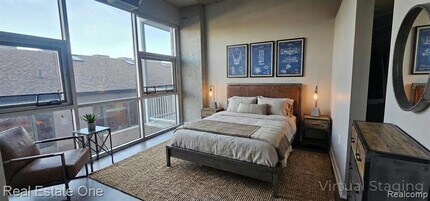 100 W Fifth St in Royal Oak, MI - Building Photo - Building Photo