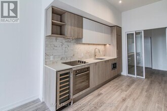 2020-2020 Bathurst St in Toronto, ON - Building Photo - Building Photo
