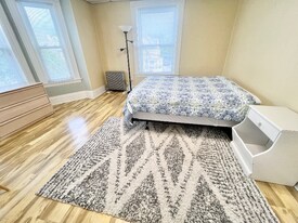 205 Washington Ave in Providence, RI - Building Photo