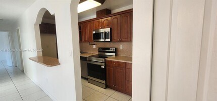 4350 NW 79th Ave in Doral, FL - Foto de edificio - Building Photo