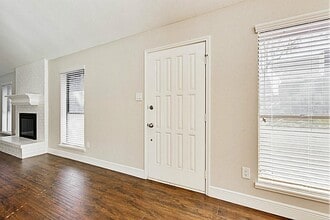 13830 Hollowgreen Dr in Houston, TX - Building Photo - Building Photo