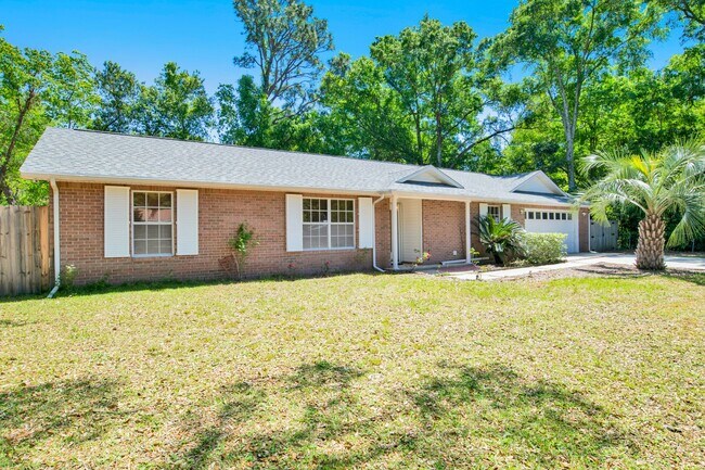 6660 Schwab Dr in Pensacola, FL - Building Photo - Building Photo