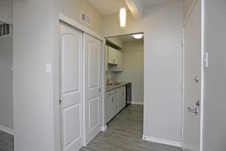 The Pearl at Midtown in Dallas, TX - Building Photo - Building Photo