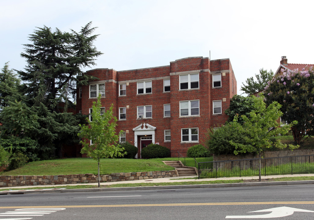 2820 Pennsylvania Ave SE in Washington, DC - Foto de edificio