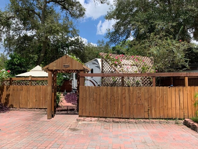 property at 3000 Clarcona Rd