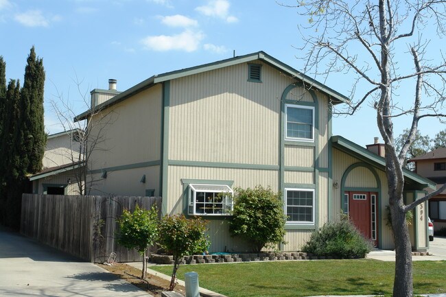 394-396 L St in Fremont, CA - Building Photo - Building Photo