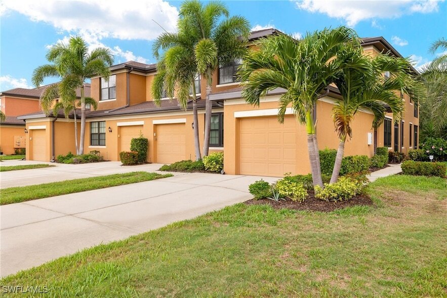3742 Pino Vista Way, Unit 4 in Estero, FL - Building Photo