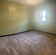 115 W Van Buren St in Leesburg, IN - Building Photo - Building Photo