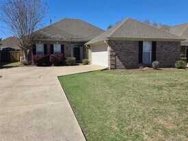 9400 Bristlecone Dr in Montgomery, AL - Building Photo