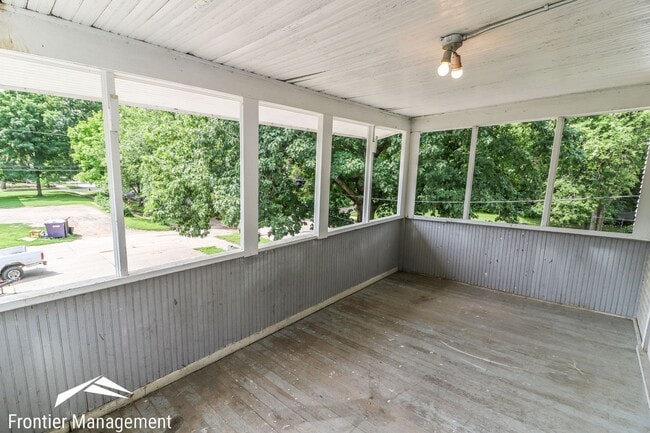 931 Osage St in Manhattan, KS - Building Photo - Building Photo