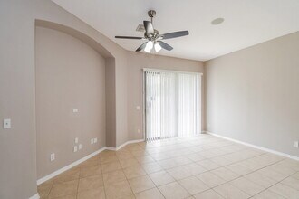 3285 Highland Mill Ln in Orange Park, FL - Foto de edificio - Building Photo