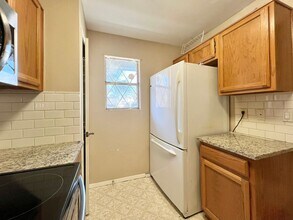 168 Merlin Way in Euless, TX - Foto de edificio - Building Photo