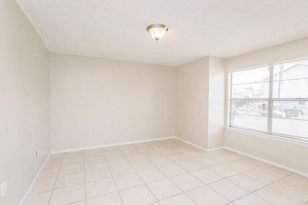 5275 Kimberlin Ave, Unit D in Baker, LA - Foto de edificio