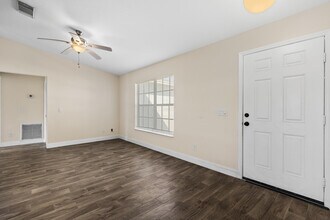 2110 SW Trenton Ln in Port St. Lucie, FL - Building Photo - Building Photo