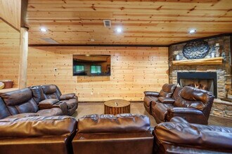 78 N Lukfata Trl Rd in Broken Bow, OK - Foto de edificio - Building Photo