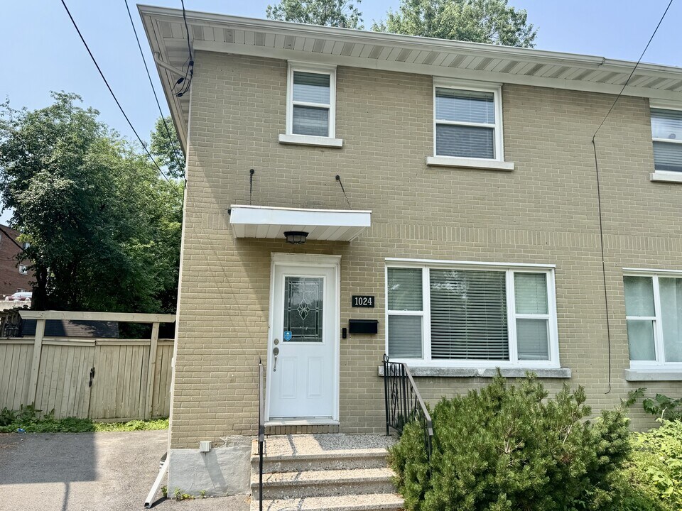 1024 Panet St in Ottawa, ON - Building Photo