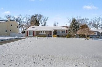 22 7 Ave in Kings Park, NY - Building Photo - Building Photo