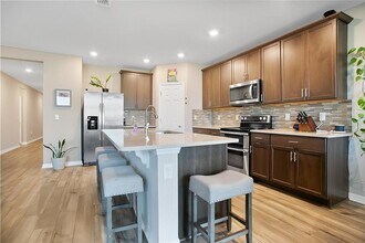 527 Amadoras Wy in St. Cloud, FL - Building Photo - Building Photo