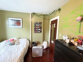 86 Hammond St, Unit 2 in Boston, MA - Foto de edificio - Building Photo