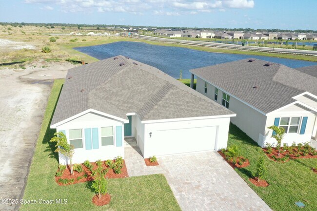 1315 Criswell Ln SE in Palm Bay, FL - Building Photo - Building Photo