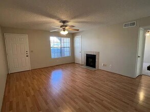 465 Forestway Cir, Unit 202 in Altamonte Springs, FL - Foto de edificio - Building Photo