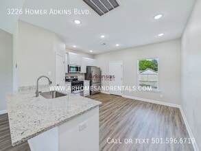 3226 Homer Adkins Blvd in Jacksonville, AR - Building Photo - Building Photo