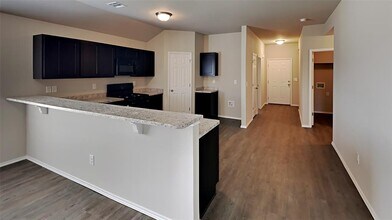 9920 Rattlesnake Ln in Yukon, OK - Building Photo - Building Photo