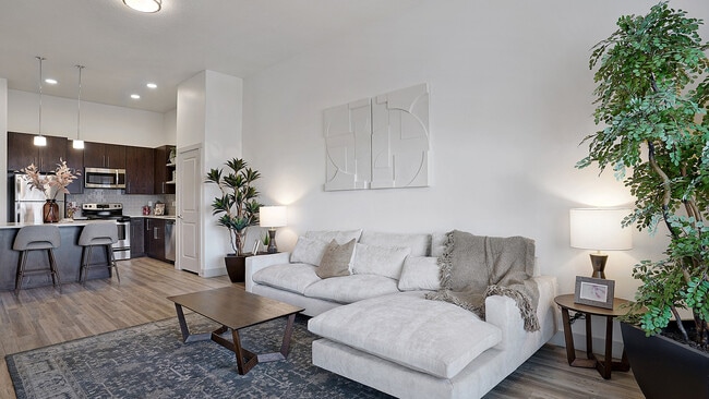 Parkway Lofts in Orem, UT - Foto de edificio - Building Photo