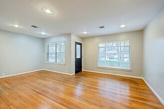 1135 W 31st St in Houston, TX - Foto de edificio - Building Photo