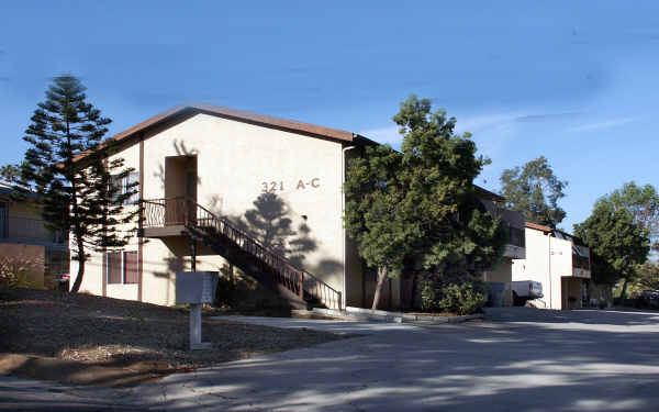 Hillside Village in Vista, CA - Building Photo - Building Photo