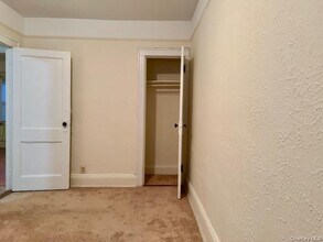 31-22 100th St in Queens, NY - Building Photo - Building Photo