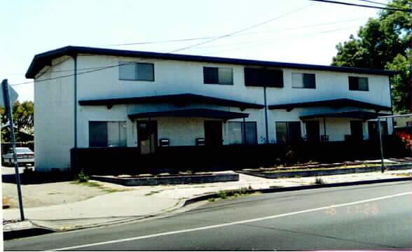 23856 Santa Clara St in Hayward, CA - Foto de edificio - Building Photo