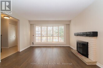 1805 Pattinson Crescent in Mississauga, ON - Building Photo - Building Photo