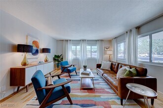 1245 S 15th St in Las Vegas, NV - Foto de edificio - Building Photo