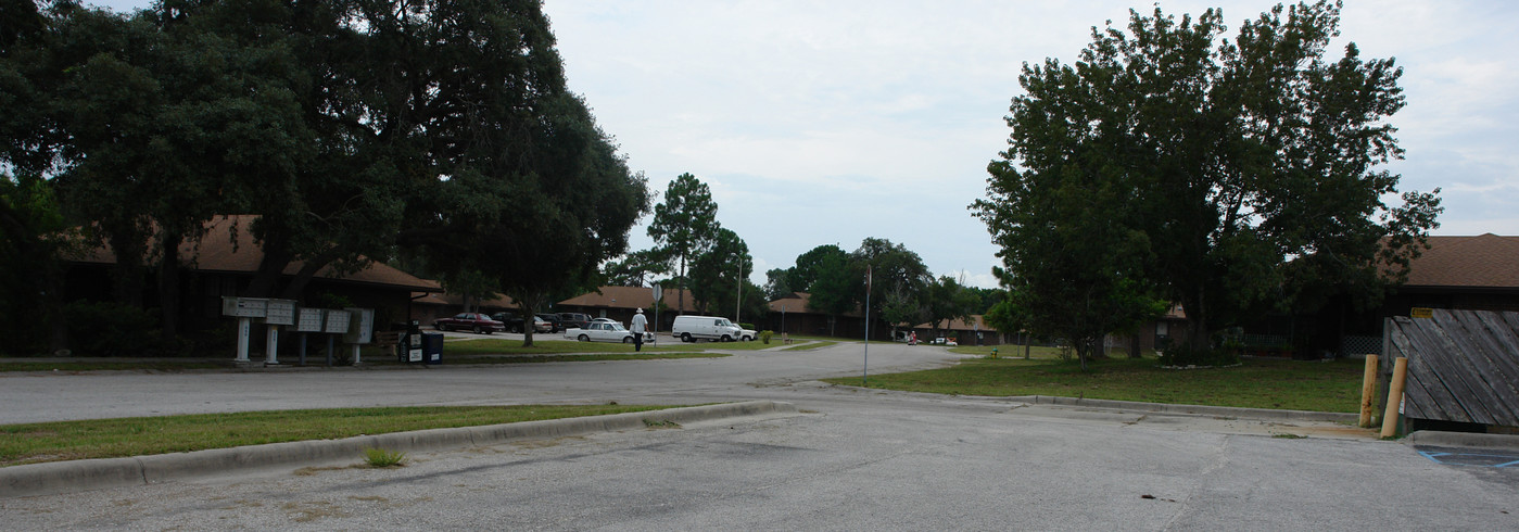 Pascoe Terrace in Port Richey, FL - Building Photo