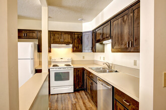 Parkwood Apartments in Boise, ID - Building Photo - Building Photo