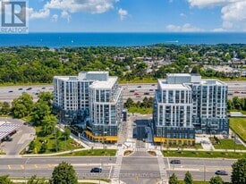 7439 Kingston Rd in Toronto, ON - Building Photo