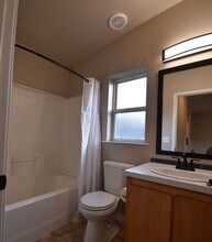 1414 Garrison St in The Dalles, OR - Building Photo - Building Photo