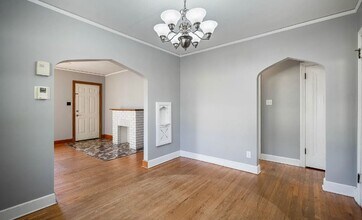 4509 Hickman Rd in Des Moines, IA - Building Photo - Building Photo