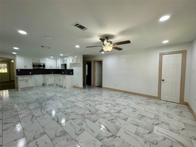 property at 4613 Dewberry St