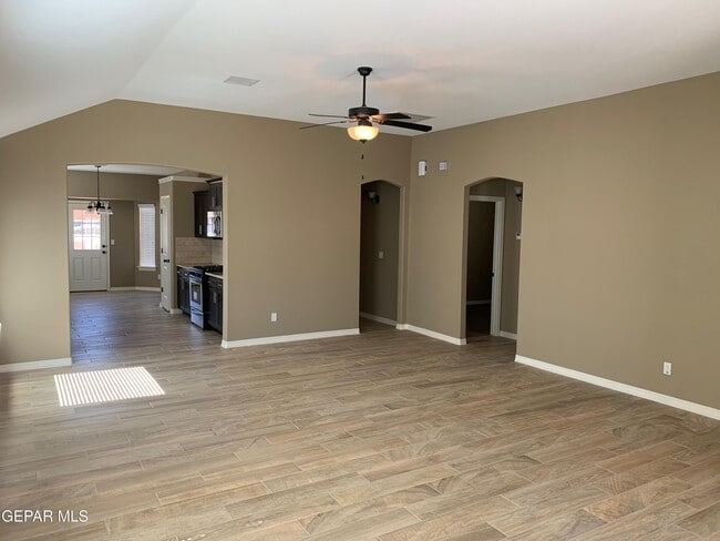 13668 Garforth Ave in Horizon City, TX - Building Photo - Building Photo