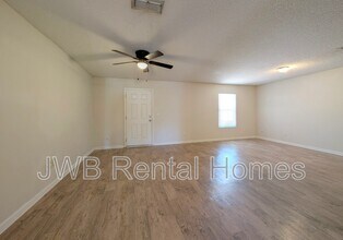 5489 Village Pond Ct in Jacksonville, FL - Building Photo - Building Photo