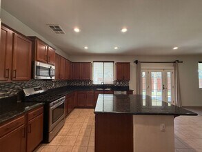 3014 Perdot Ln in Rosamond, CA - Building Photo - Building Photo