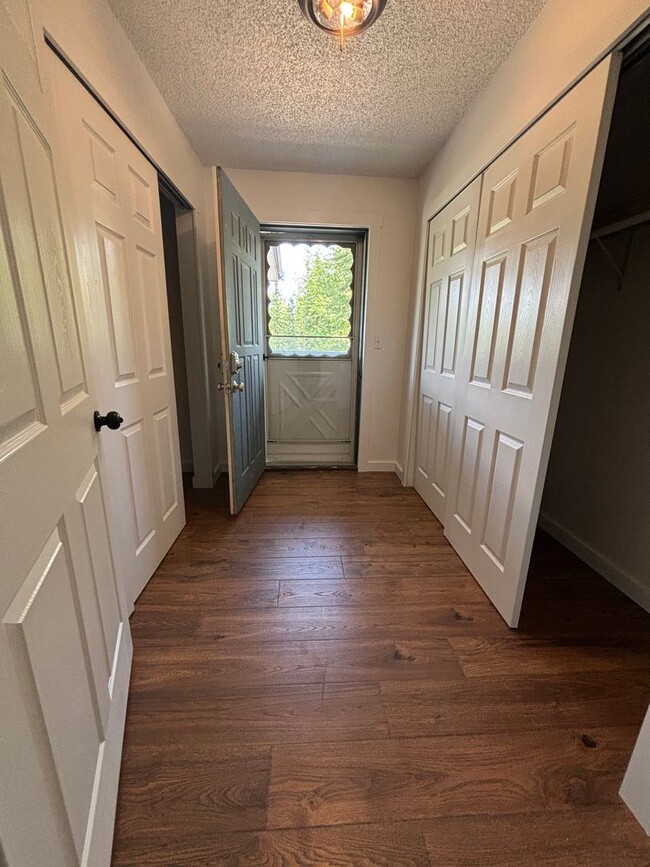 1183 O'Neal Rd in North Pole, AK - Building Photo - Building Photo