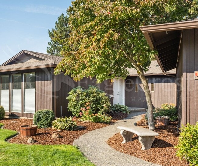 property at 1406 S Division St
