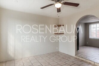 302 W Flores St in Tucson, AZ - Building Photo - Building Photo