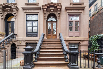 325 Carlton Ave in Brooklyn, NY - Foto de edificio - Building Photo