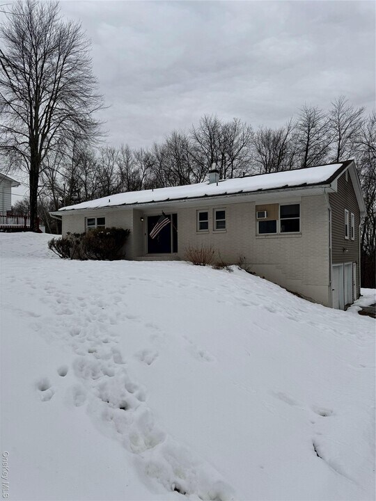 35 Top O Hill Rd in Wappingers Falls, NY - Building Photo